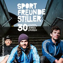 Sportfreunde Stiller - 30 wunderbaren Jahren, © links im Bild