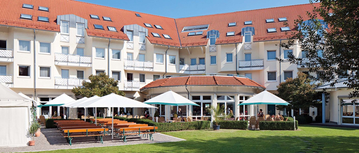 beer garden / terrace, © Seminaris Hotel Bad Boll