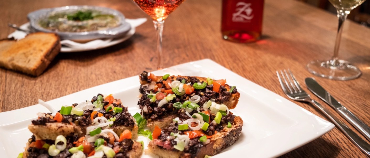 Bruschetta in the Sonnen-Besen, © Weingut Zaiß