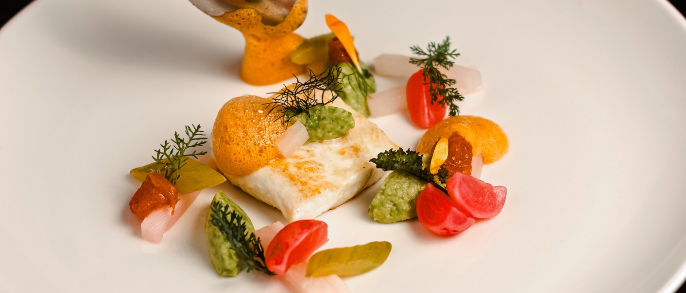 Halibut with avocado and radish, © Hupperts