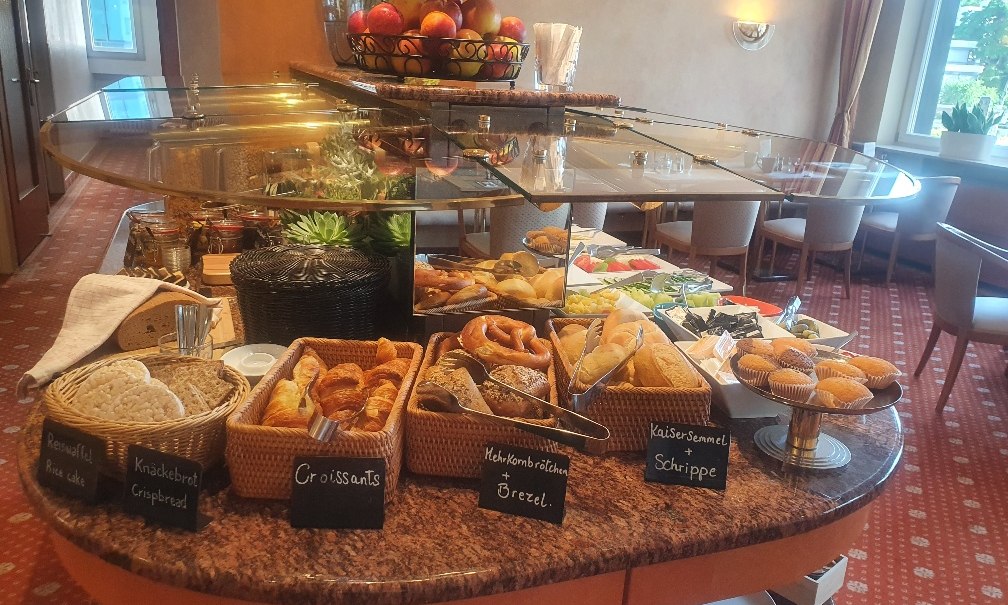 breakfast buffet, © PLAZA INN Rieker Stuttgart Hauptbahnhof