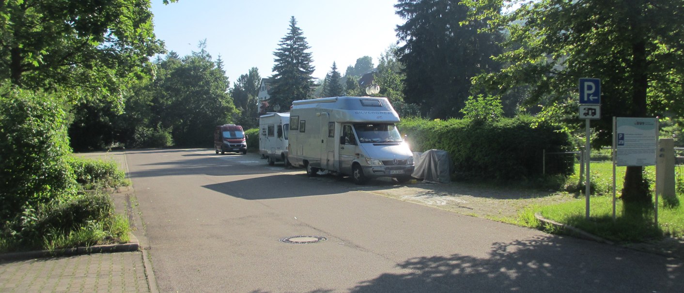 Motorhome parking space with HBV banner, © Archiv Gemeinde Bad Überkingen