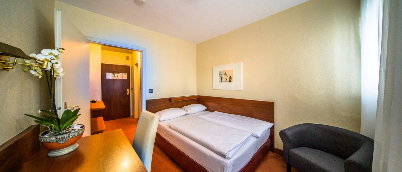 Economy Zimmer, © PLAZA INN Rieker Stuttgart Hauptbahnhof