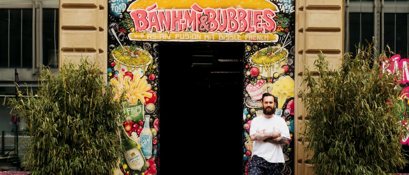 Marcel Wanekbanh in front of his restaurant Banh Mi & Bubbles, © Banh Mi & Bubbles Restaurant / Bar