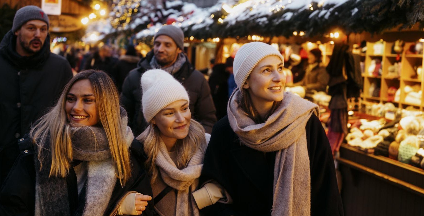 Christmas Market Stuttgart, picture taken at the market place, © Stuttgart-Marketing GmbH, Alwin Maigler