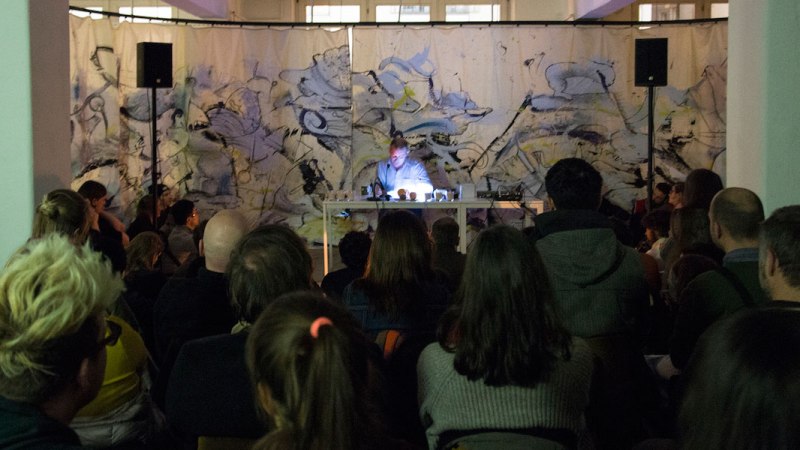 Graham Lambkin performance at Künstlerhaus Stuttgart, © Künstlerhaus Stuttgart