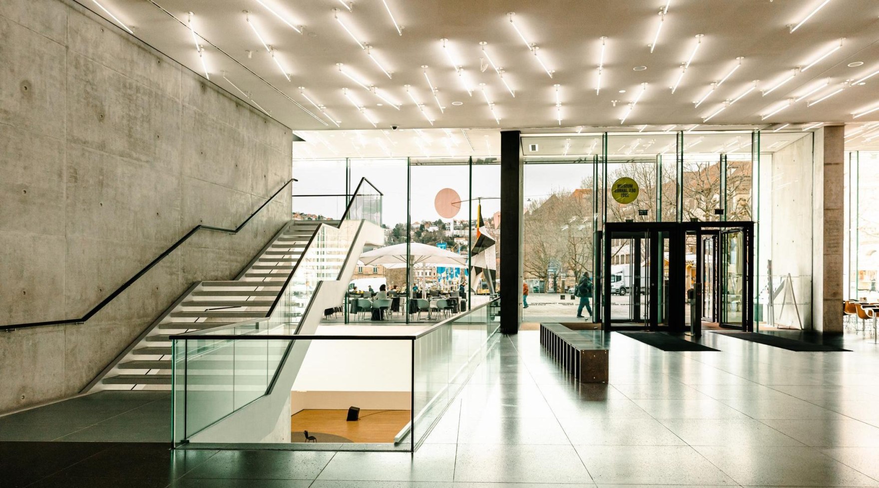 Blick aus dem Kunstmuseum Stuttgart in Richtung Neues Schloss, © Stuttgart-Marketing GmbH, Sarah Schmid