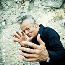 Tommy Emmanuel, © links im Bild