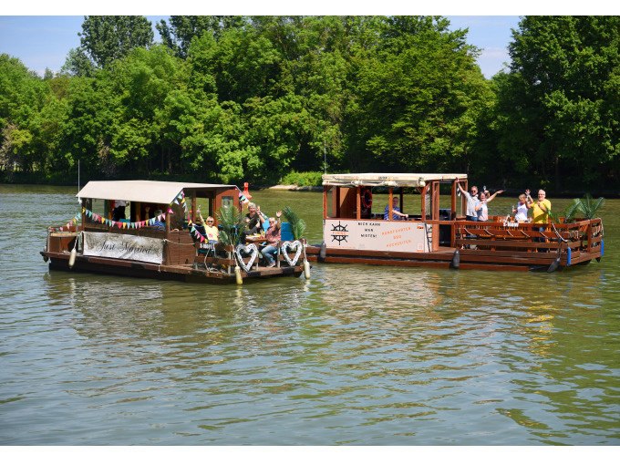 Floßboot oder BBQ-Floß für Gruppen, © Cool-Tours StattReisen