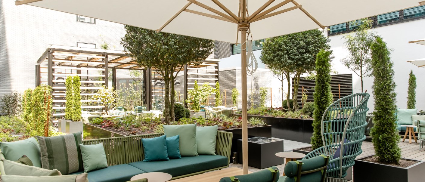 terrace, © Motel One - Stuttgart Hauptbahnhof