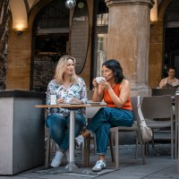 Kaffee genießen im Deli, © Stuttgart Marketing GmbH - Sarah Schmid