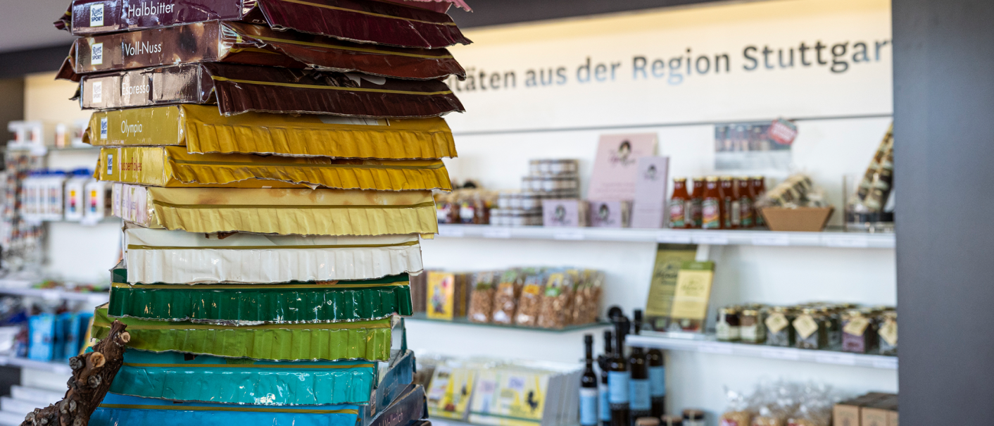 Ritter Sport und andere Souvenirs aus der Region Stuttgart in der Touristinfo, © Stuttgart-Marketing GmbH, Sarah Schmid