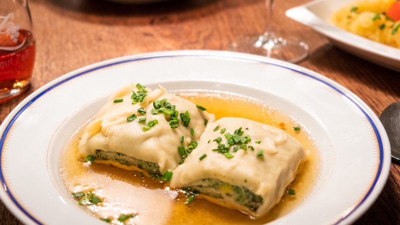 Maultaschen im Sonnen-Besen, © Weingut Zaiß