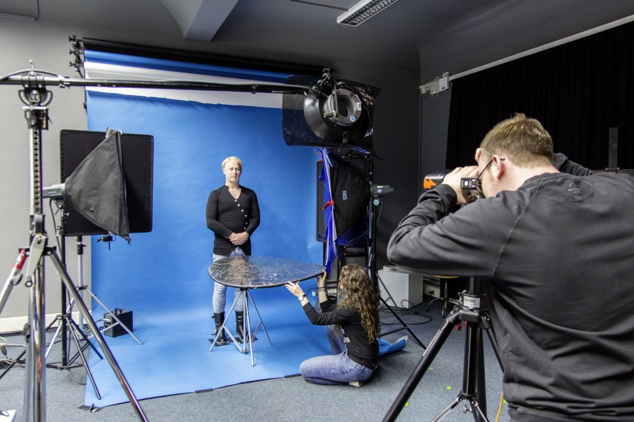 Fotografie - ein Workshop in der Campuswoche im Fotostudio., © Merz Akademie