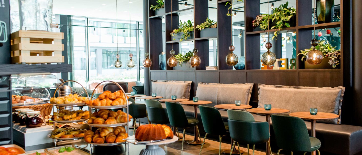 breakfast, © Motel One - Stuttgart Hauptbahnhof