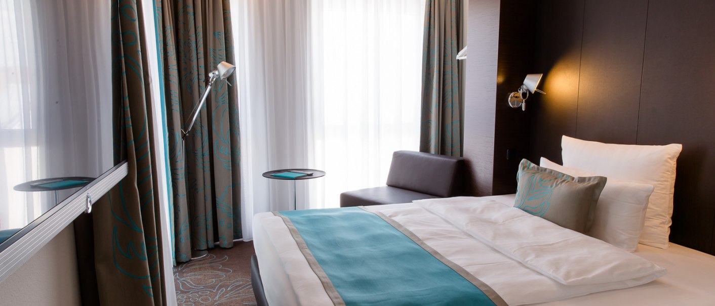 room, © Motel One Stuttgart-Bad Cannstatt