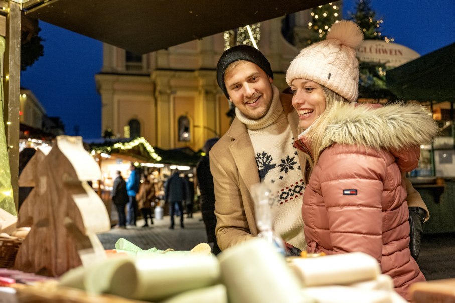 Arts and crafts stall at the Ludwigsburg Baroque Christmas market, © Yakup Zeyrek