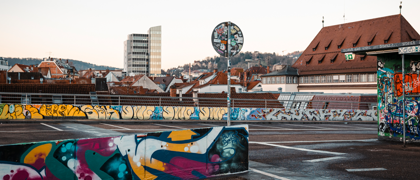 Blick auf das obere Parkdeck und in die Ferne., © Stuttgart-Marketing GmbH, Sarah Schmid