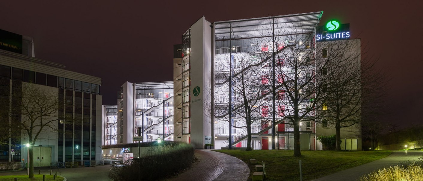 Exterior View Night, © SI-SUITES