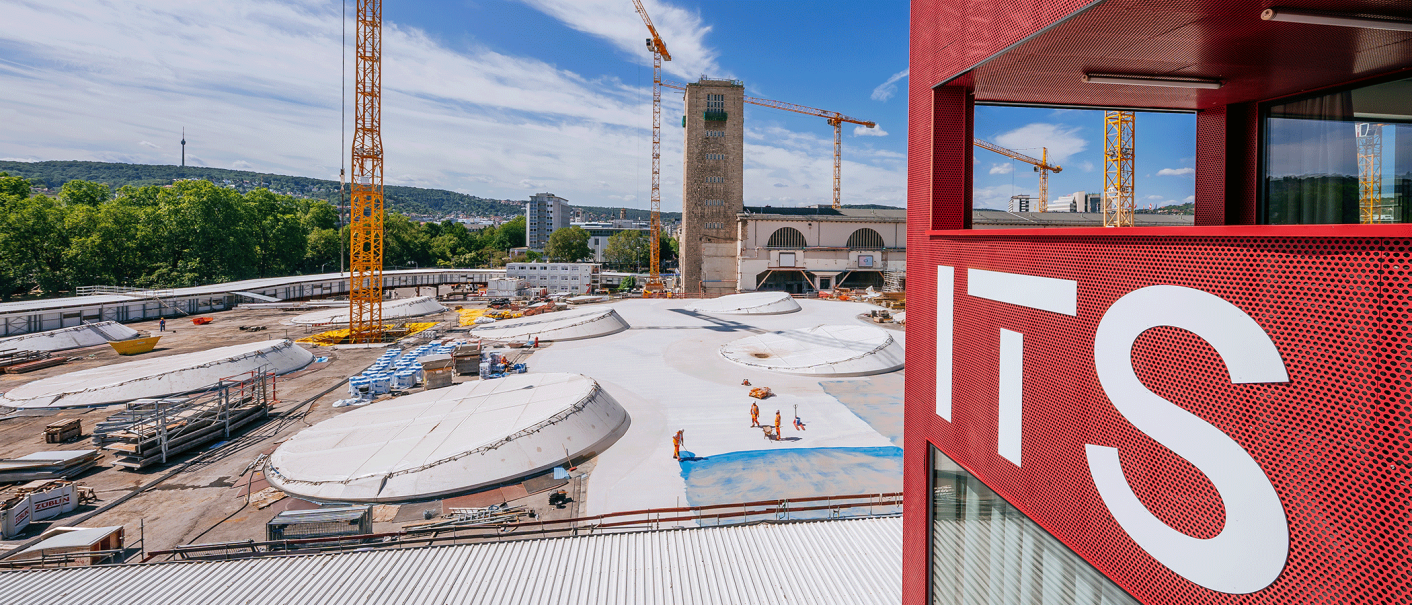 ITS Gebäude mit Blick auf die Baustelle_c_Thomas Niedermüller, © Thomas Niedermüller