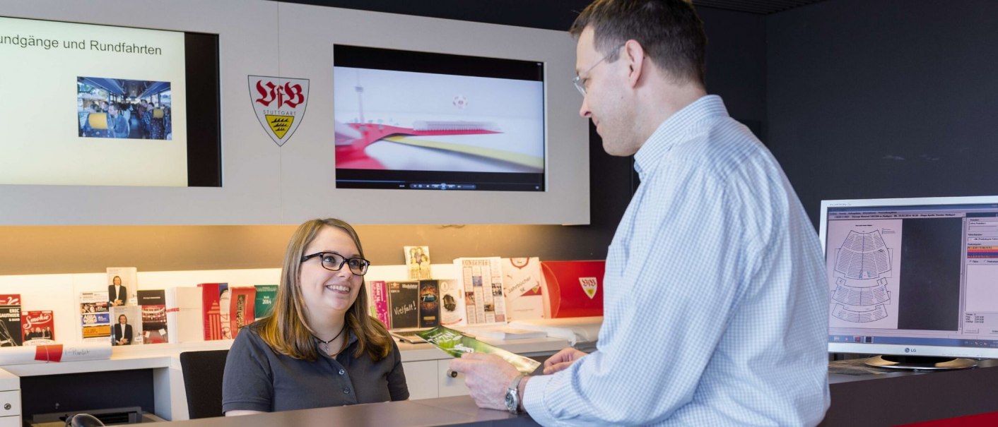 visitor at the ticket desk, © Stuttgart-Marketing GmbH